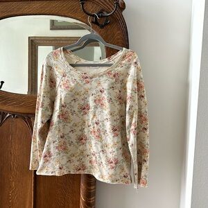 Urban Outfitters floral scoop neck top. Length 18” Bust 18”